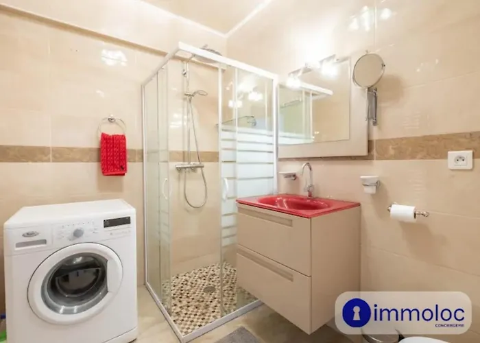 Air-conditioned With Terrace Sea View Nice