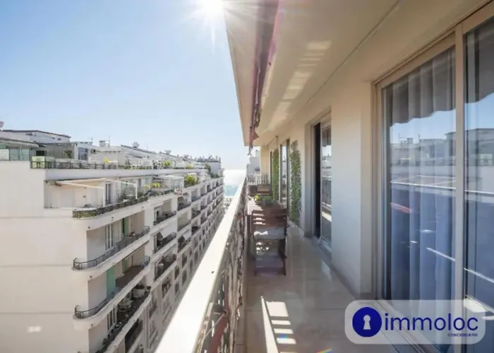 Air-conditioned With Terrace Sea View